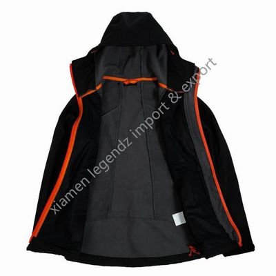 ژاکت های ضد آب عملکردی Softshell در فضای باز لباس بیرونی زنانه زمستانی تنفسی