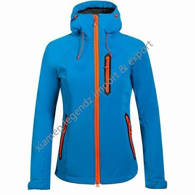 ژاکت های ضد آب عملکردی Softshell در فضای باز لباس بیرونی زنانه زمستانی تنفسی
